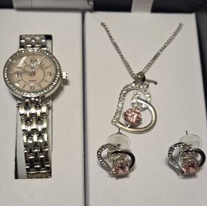 Vtg Gold Coast Women's Watch with Matching Necklace and Earrings
